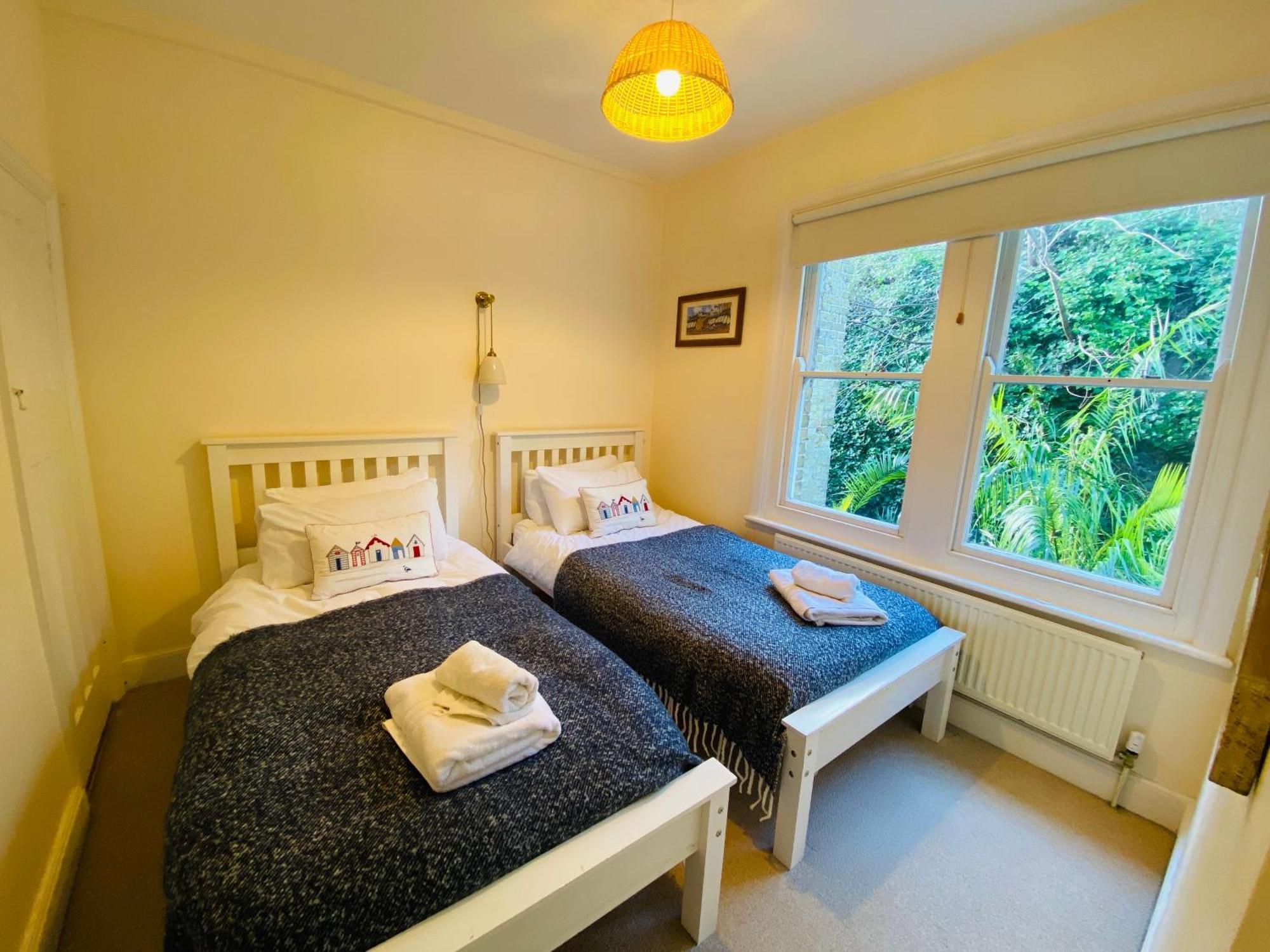Seaview Cottage Бродстеърс Екстериор снимка
